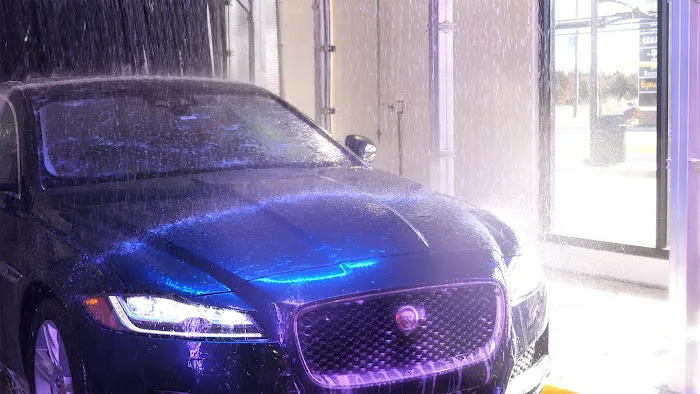 Club Car Wash Picture 7