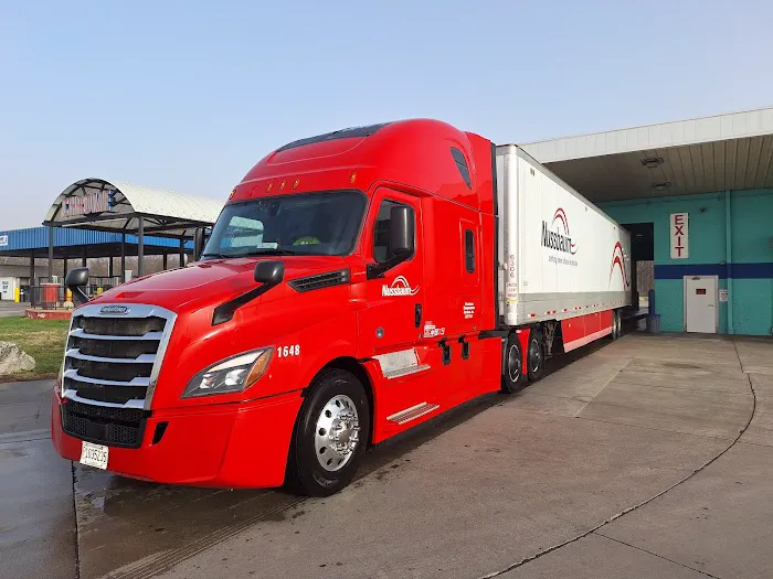 Blue Beacon Truck Wash of Effingham West, IL Picture 2