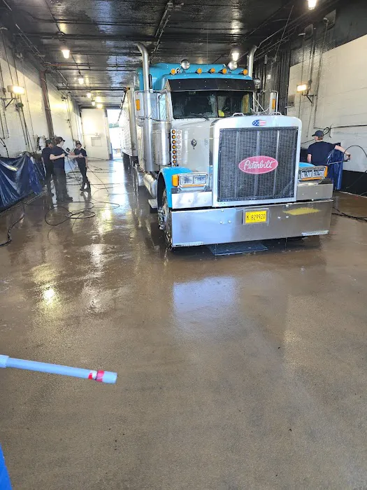 Blue Beacon Truck Wash of Effingham, IL Picture 6