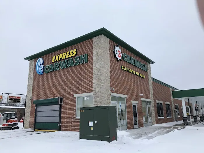 Rainstorm Car Wash Picture 3