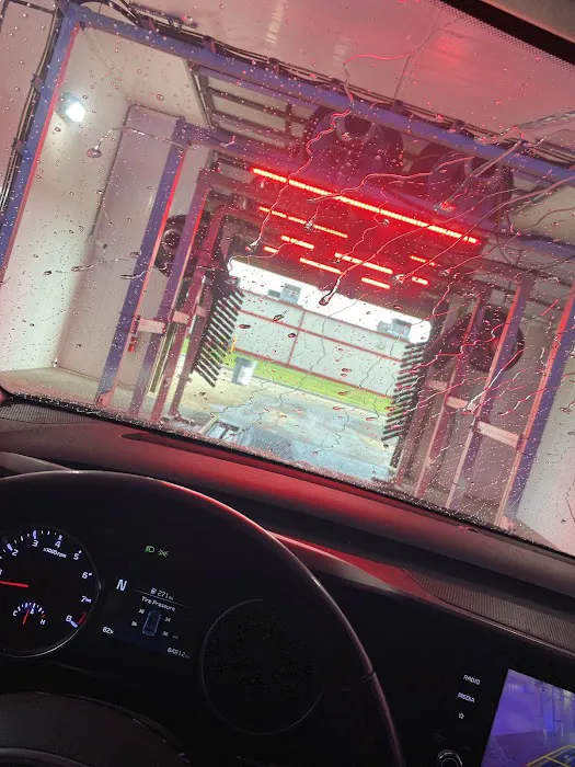 Club Car Wash Picture 8