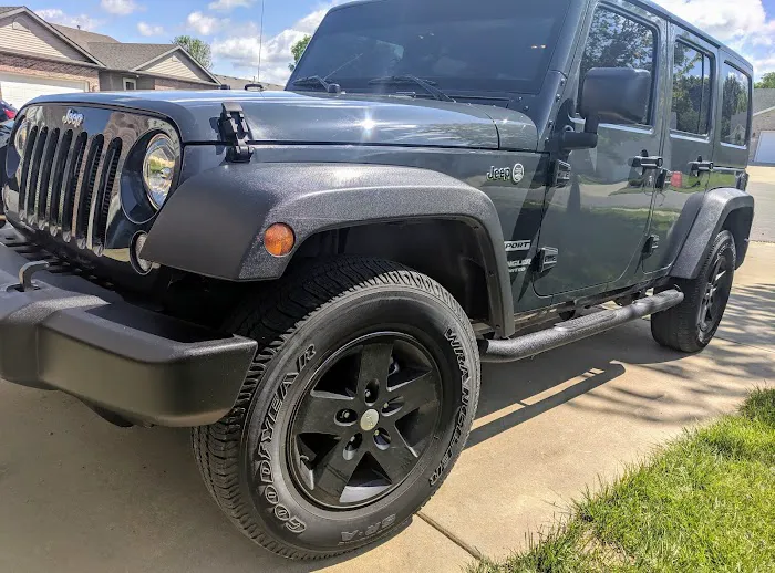 Smoky Jennings Car Wash Picture 3