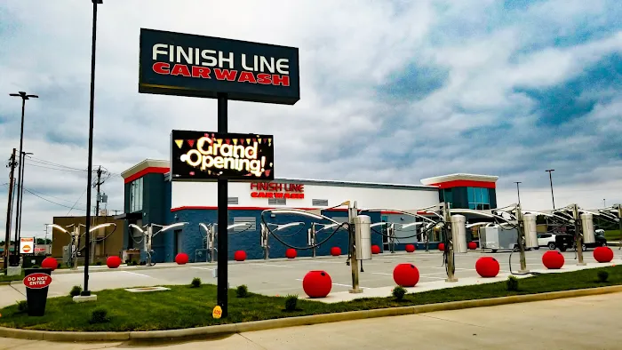 Finish Line Car Wash Picture 2