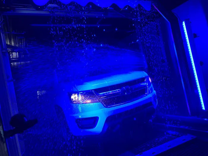 Finish Line Car Wash Picture 7