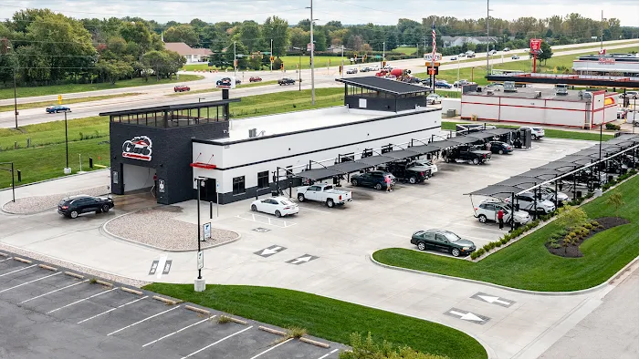 Club Car Wash Picture 3
