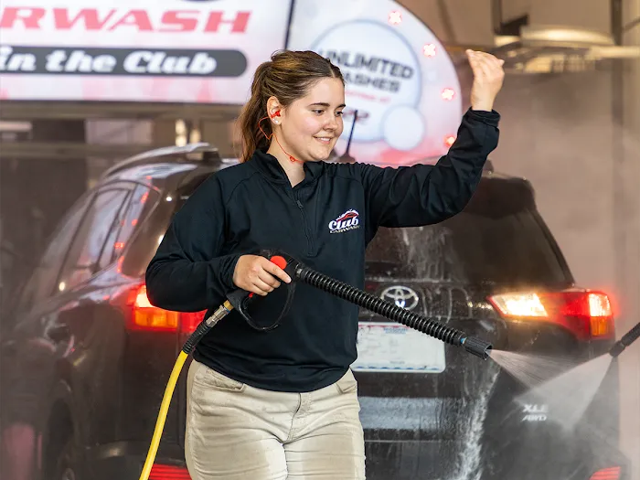 Club Car Wash Picture 5