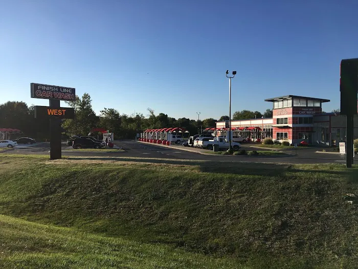 Finish Line Car Wash Picture 1