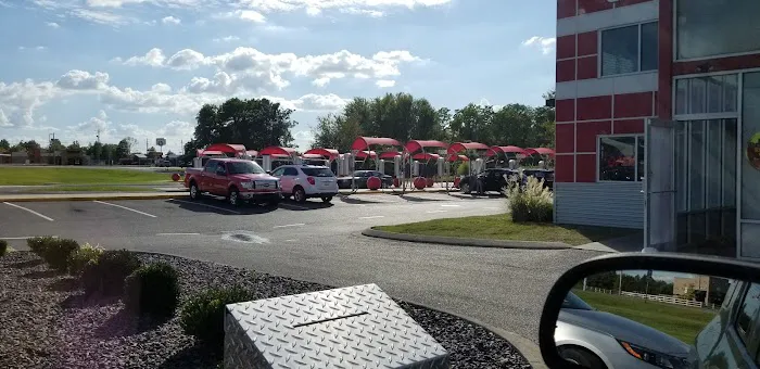 Finish Line Car Wash Picture 5