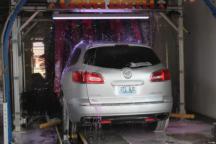 Finish Line Car Wash Picture 4