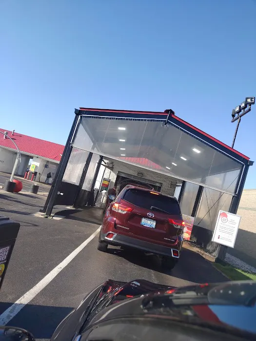 Finish Line Car Wash Picture 9