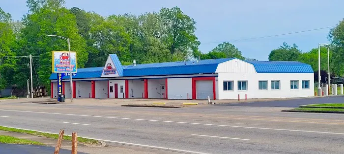 Aqua Adventure Super Wash - Park Ave Picture 1