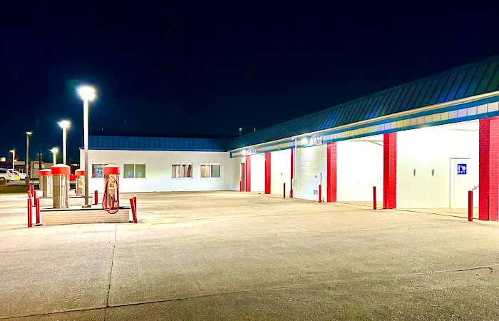 Aqua Adventure Super Wash - Park Ave Picture 3