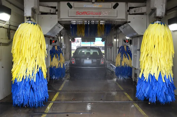 All Seasons Car Wash Picture 4