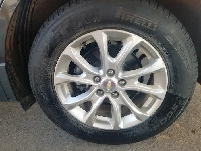 Finish Line Car Wash Picture 4