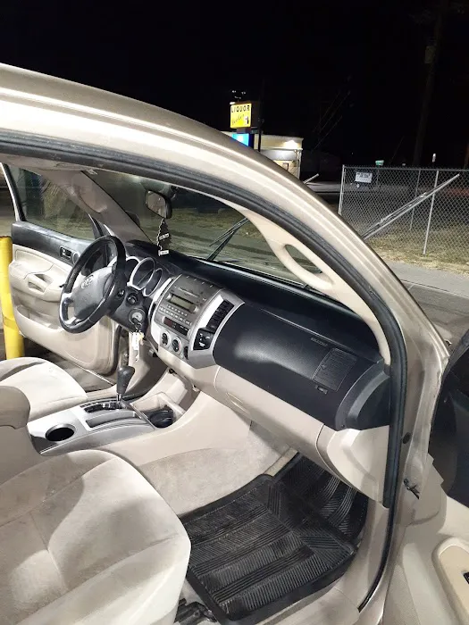 Royal Car Wash Picture 5