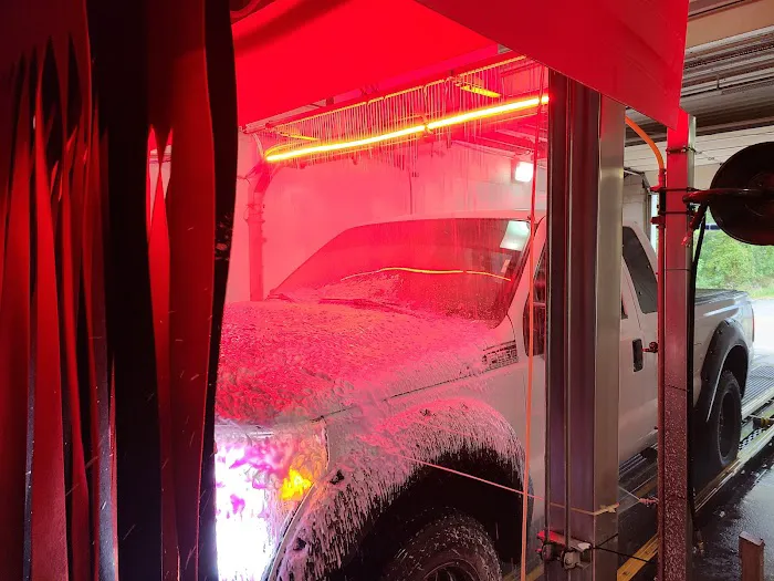 Halo Car Wash Picture 5