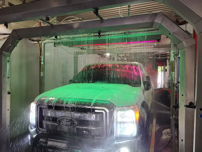 Halo Car Wash Picture 6