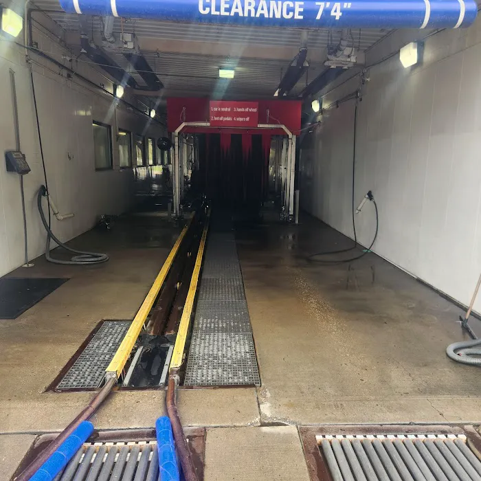 Halo Car Wash Picture 9