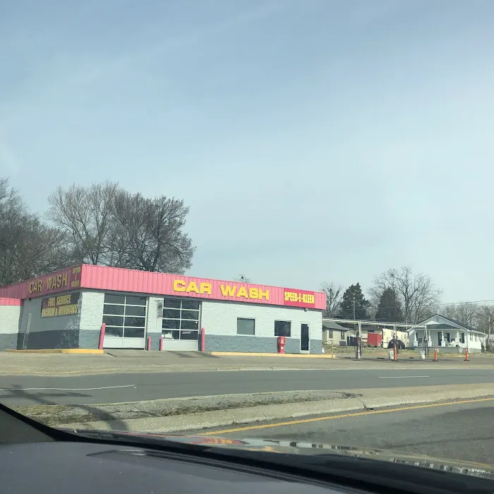 Green Street Car Wash Picture 3