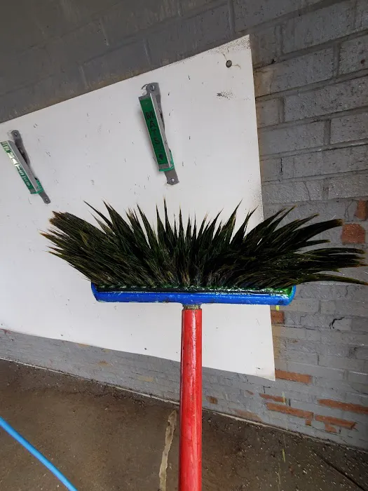 Custom Car Wash Picture 8