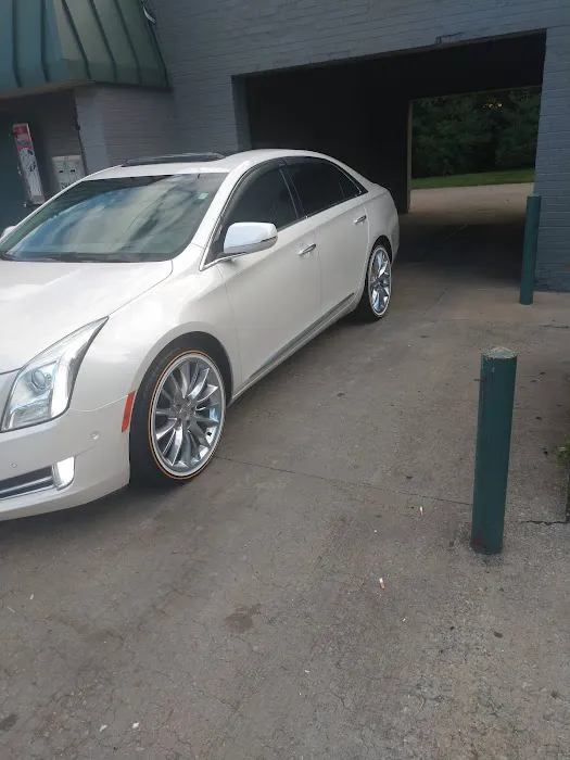 Custom Car Wash Picture 10