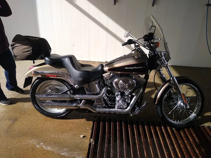 Dirtbuster Carwash Picture 2