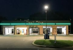 Tidal Wave Car Wash photo 2