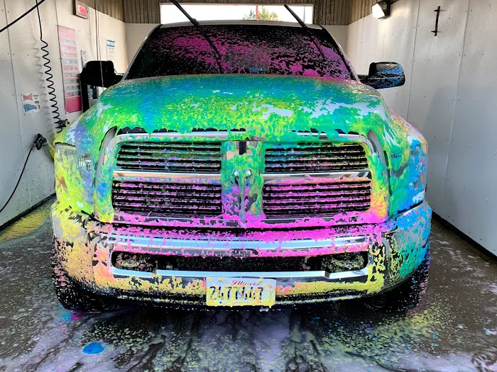 Tidal Wave Car Wash Picture 3