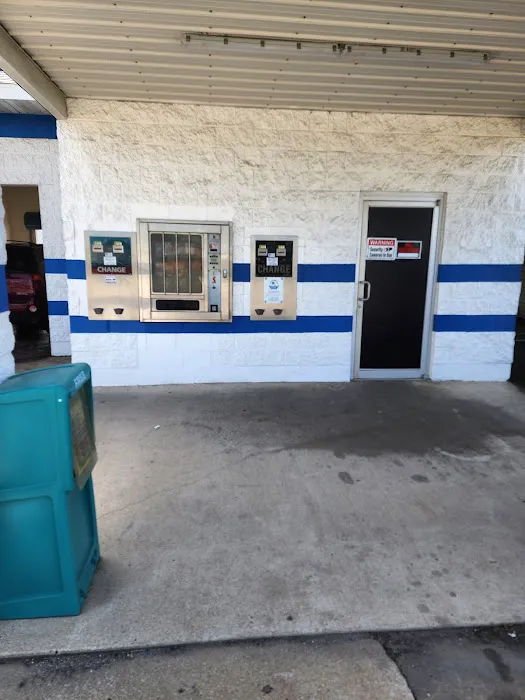 Super Shine Car Wash Picture 2