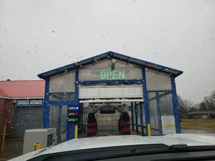 Muddy Buddy Carwash Picture 1