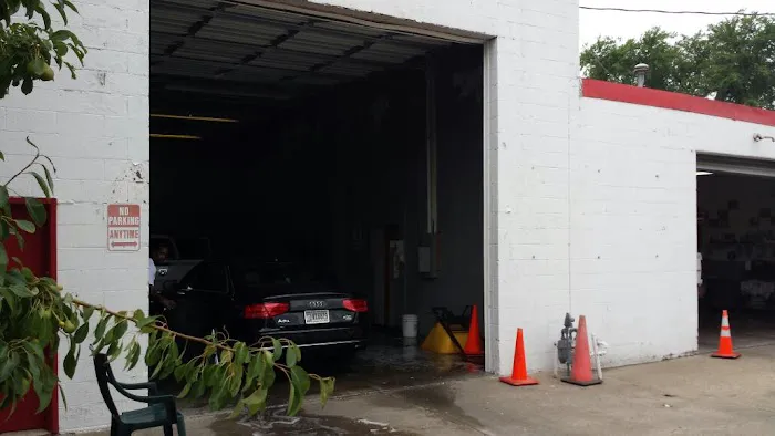 Reflections Car Wash Picture 4