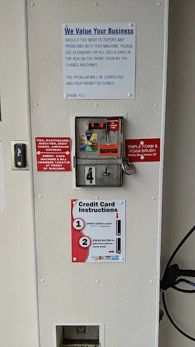 Halo Car Wash Picture 3