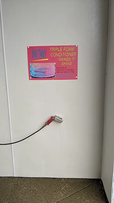 Halo Car Wash Picture 4