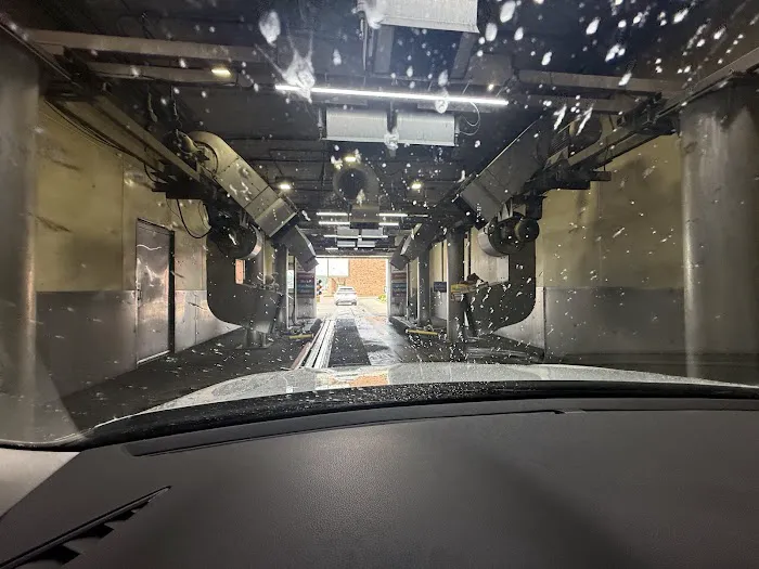 Mike's Carwash Picture 2