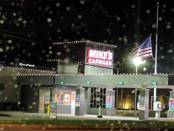 Mike's Carwash Picture 9