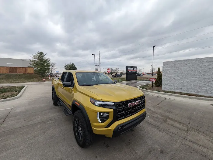 Finish Line Car Wash Picture 2