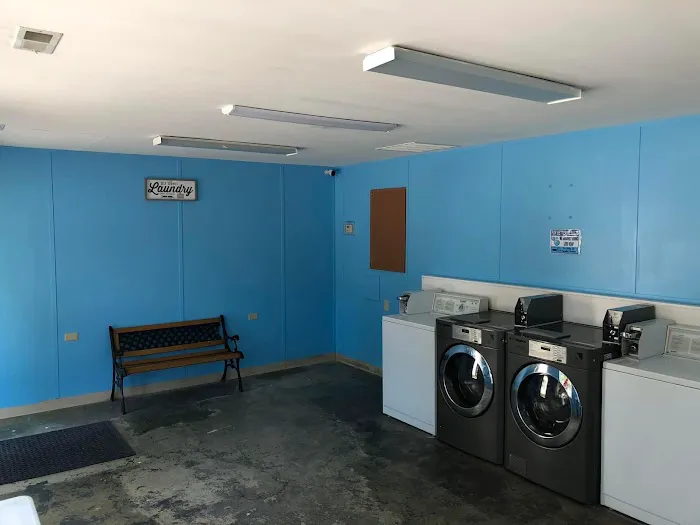 Oran CarWash and Laundromat Picture 2