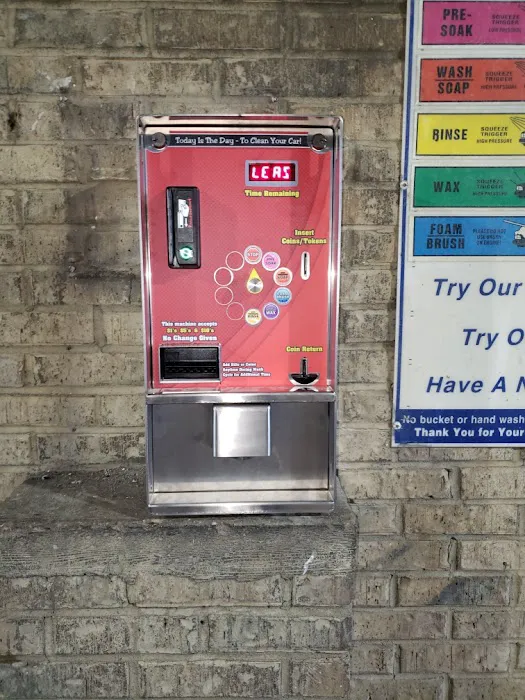 E-Z Clean Car Wash Picture 1