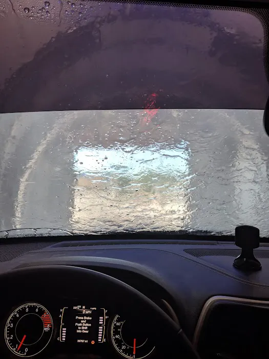 Halo Car Wash Picture 8