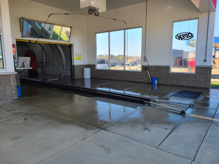 Halo Car Wash Picture 9