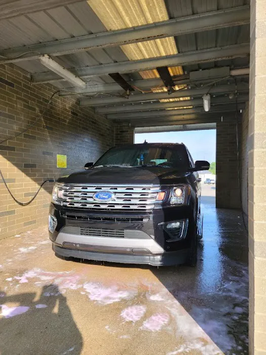 Halo Car Wash Picture 3