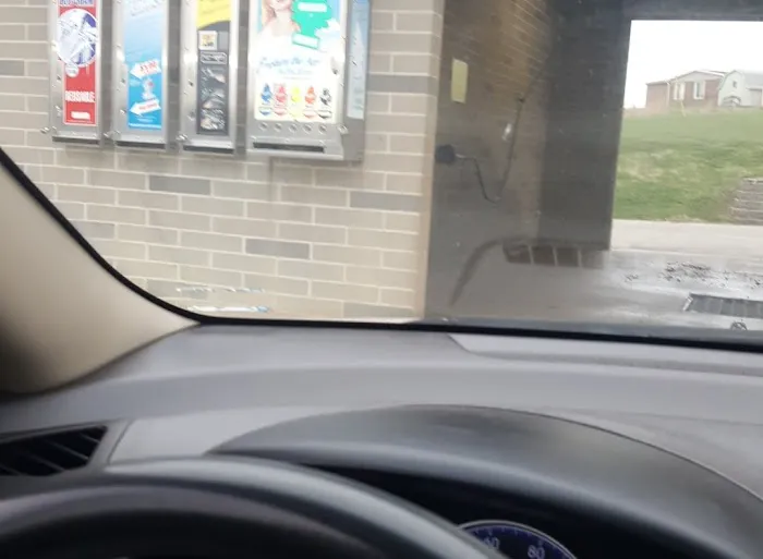 Halo Car Wash Picture 2