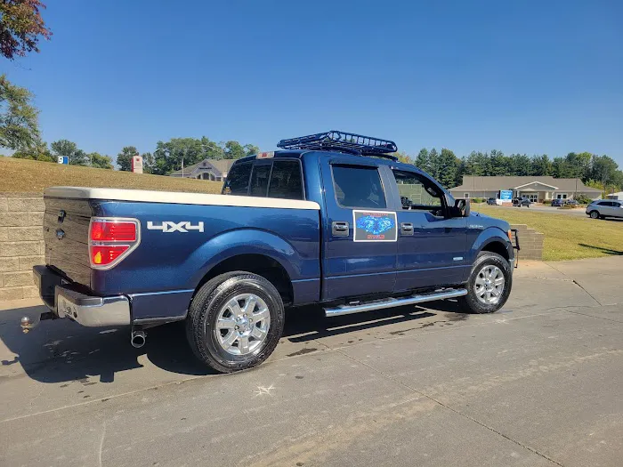 Halo Car Wash Picture 4