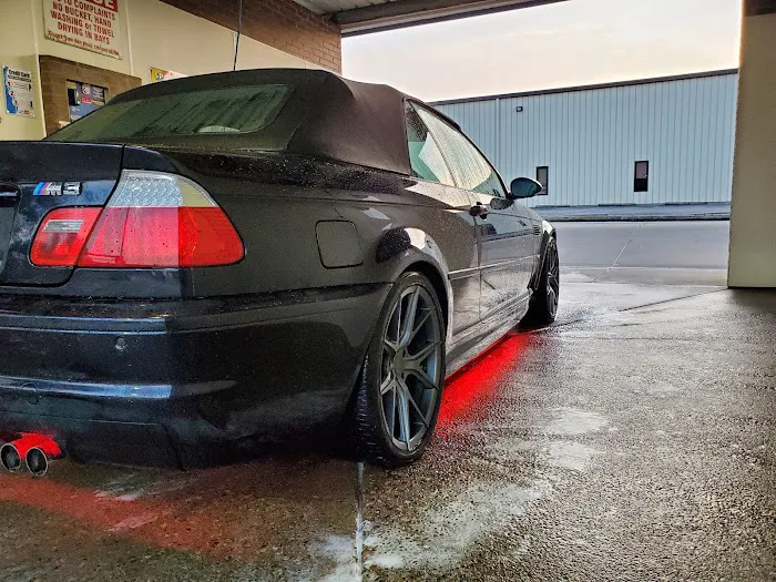 Wash 'n' Go Car Wash Picture 2