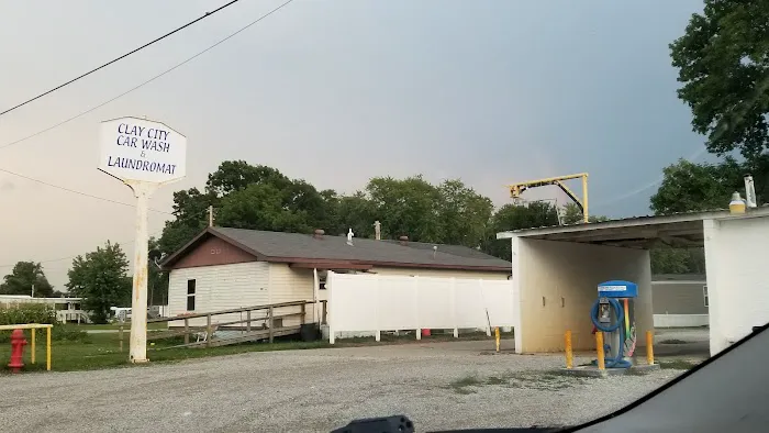 Clay City Car Wash & Laundromat Picture 2