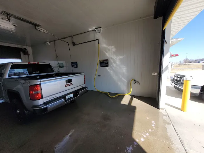 Williamsville Car Wash Picture 8