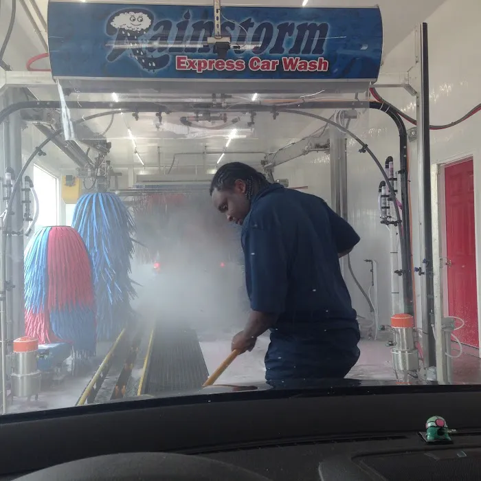 Rainstorm Car Wash Picture 9