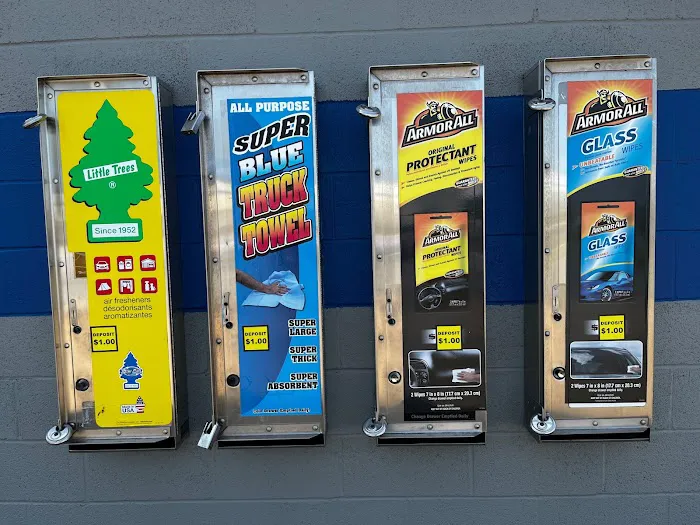 E-Z Clean Car Wash Picture 8