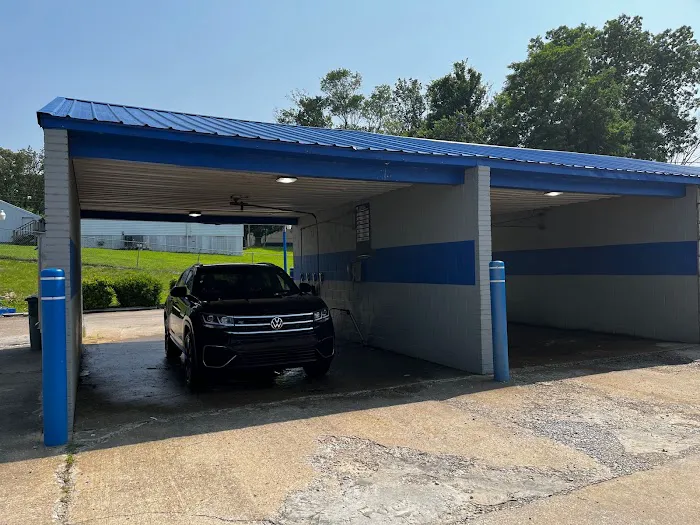 E-Z Clean Car Wash Picture 10