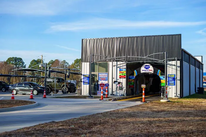 Wash N' Glo Car Wash Picture 2